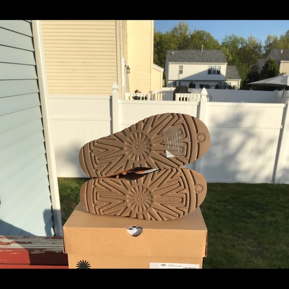 UGG Bailey Bow II Velvet Ribbon - Picture 7 of 8